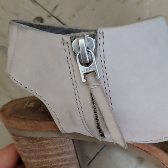 Toms Suede Majorca Cutout Sandal - Picture 3 of 6